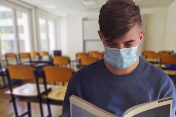 Masker saat endemi bisa digunakan untuk cegah penularan penyakit pernapasan