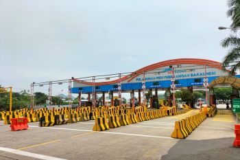 Petugas gabungan siapkan rekayasa lalu lintas menghadapi lonjakan penumpang libur Natal