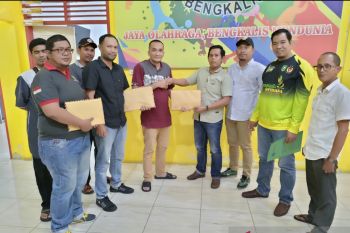 TPP Ketum KONI Bengkalis terima formulir bacalon DFS