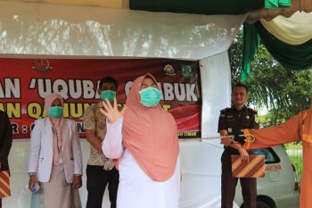 Kejari Aceh Timur eksekusi cambuk pelanggar syariat Islam 100 kali