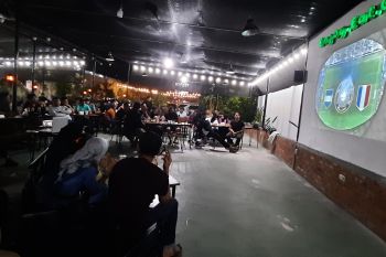 Kafe di Pekanbaru padat nobar Piala Dunia 2022