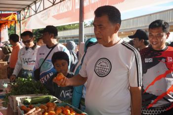Pemkab Natuna gelar operasi pasar murah guna tekan inflasi