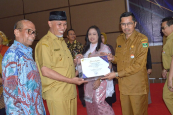 Sekretariat DPRD Sumbar terima tiga penghargaan dalam AKIP 2022