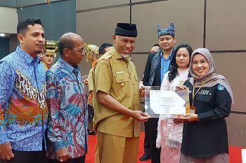 LLDIKTI Wilayah X terima tiga Penghargaan Keterbukaan Informasi Publik 2022