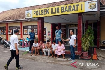 Polisi tangkap lima pelaku pengeroyokan bersenjata tajam di Palembang