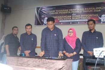 KPU Bukittinggi evaluasi Tahapan Verifikasi Parpol Pemilu 2024