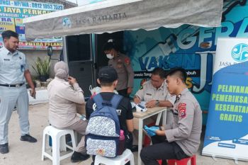 Jasa Raharja Banten gelar pengobatan gratis di Terminal Terpadu Merak Banten