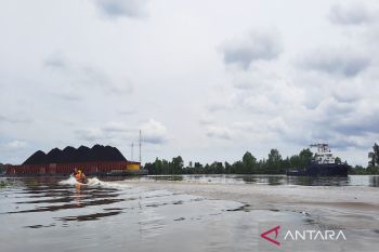 Info BMKG peringatkan gelombang tinggi empat meter di Laut Jawa