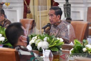 Presiden Jokowi sebut Pemerintah akhir tahun mungkin nyatakan PPKM berhenti