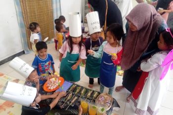Mensos Risma harapkan tidak ada lagi anak telantarkan orang tua