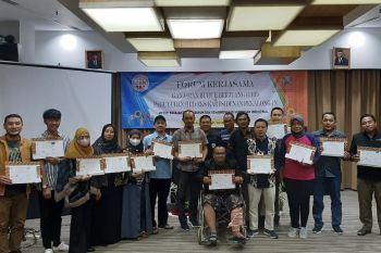 Relawan Ganjar gandeng belasan perusahaan di Pekalongan, teken kesepakatan kesejahteraan buruh