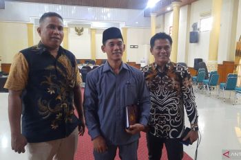 Ketua DPRD Pariaman diberhentikan melalui rapat paripurna