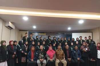 Dompet Dhuafa Sulawesi Tenggara wisuda 30 guru