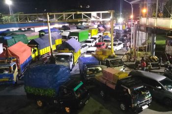 Akibat cuaca buruk, Pelabuhan Bakauheni-Merak ditutup sementara