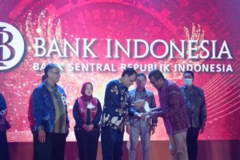 Berperan Penting Dalam Pembangunan Sulawesi Tengah, DSLNG Raih Penghargaan Doitapura