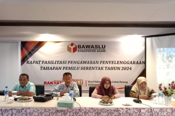 Bawaslu Agam bekali Panwas ilmu penanganan pelanggan