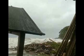 Banjir rob terjadi di sebagian pesisir Maros dan Makassar