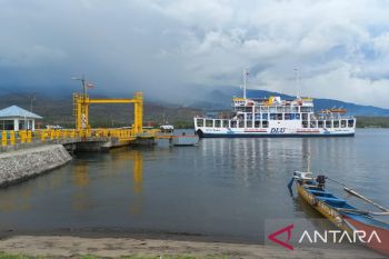 Cuaca ekstrem, pelayaran kapal lintasan Lombok-Sumbawa ditunda