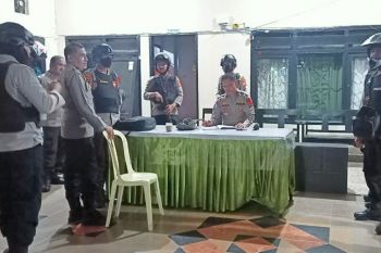 Polres Baubau patroli tempat ibadah pastikan keamanan menjelang Natal