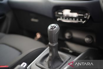 Kiat jaga performa mobil transmisi manual