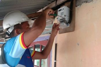 PLN terangi desa 3T di Sangihe Sulut sebagai kado Natal