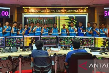 Persiapkan seluruh unit, PLN siap jaga keandalan listrik saat Nataru di Sumbar