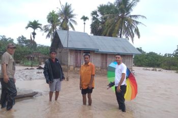 Ratusan warga di Pariti Kupang mengungsi akibat banjir
