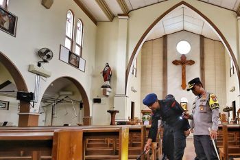 Gereja Katolik Santo Cornelius Madiun gelar empat misa Natal