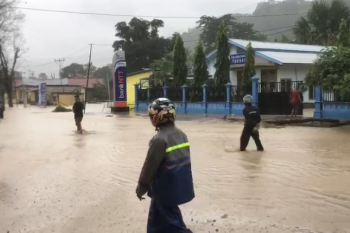 BPBD Kupang evakuasi warga korban banjir