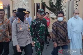 TNI, Polri dan Forkopimda pastikan kegiatan Ibadah Natal lancar di Bukittinggi