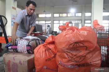 Pengiriman Pos meningkat jelang tahun baru