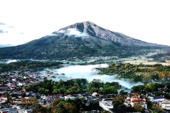 BKDSA tutup jalur pendakian Gunung Marapi Sumatera Barat karena erupsi