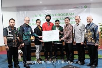Unhas dan IZI hadirkan program beasiswa untuk mahasiswa