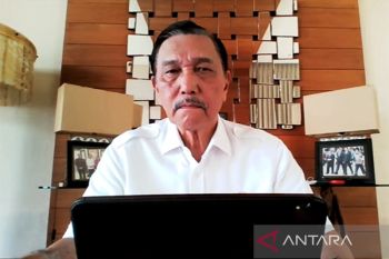 Menko Luhut: Meski PPKM dicabut, vaksinasi tak boleh berhenti