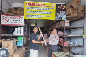 Polisi cek penjual kembang api dan petasan di Palangka Raya