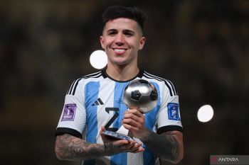 Kembali ke Chelsea, Enzo Fernandez minta maaf terkait insiden rasisnya