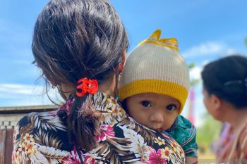 Assisting families to prevent childhood stunting