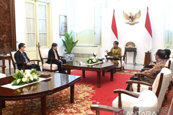 Jokowi menerima Sekjen ASEAN di Istana Merdeka Jakarta