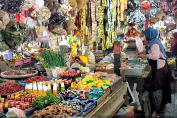 DPRD minta pemerintah antisipasi kenaikan harga bahan pokok