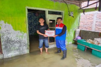 Banjir, Pertamina bantu Bright Gas dan sembako ke posko utama di Semarang