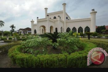 Irving Kahar rebut APBN Rp5 miliar percantik kawasan Istana Siak