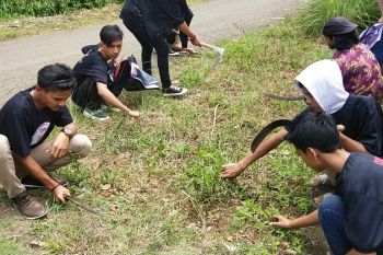 Relawan GMC Lubuklinggau gelar kegiatan bersih-bersih lingkungan