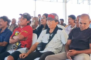 Pemkab Biak Numfor bantu modal usaha 10 penjual ikan