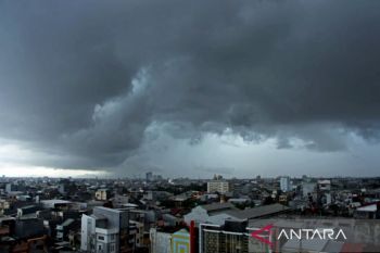 BMKG minta masyarakat pesisir waspada gelombang laut tinggi