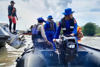 Tim SAR perluas area pencarian sampai ke laut, untuk temukan pemancing yang tenggelam