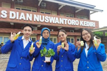 Mahasiswa Udinus Jatim ciptakan sabun mandi organik