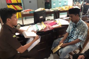 Bea Cukai limpahkan perkara ratusan ribu rokok ilegal ke Kejari Semarang