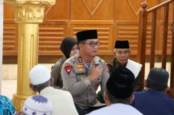 Kapolda DIY safari "Jumat Curhat" menampung aspirasi masyarakat