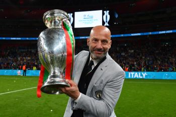 Eks bintang sepak bola Italia Gianluca Vialli tutup usia