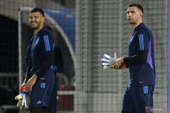 Kiper cadangan juara dunia Argentina dikontrak Ajax